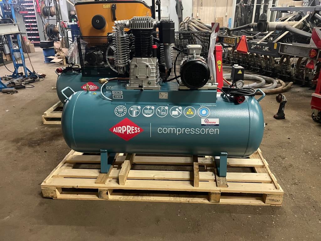 AIRPRESS K300-700!! SCHERPGEPRIJSD!!, Doe-het-zelf en Verbouw, Compressors, 100 liter of meer, Ophalen, Zo goed als nieuw, 400 tot 800 liter/min