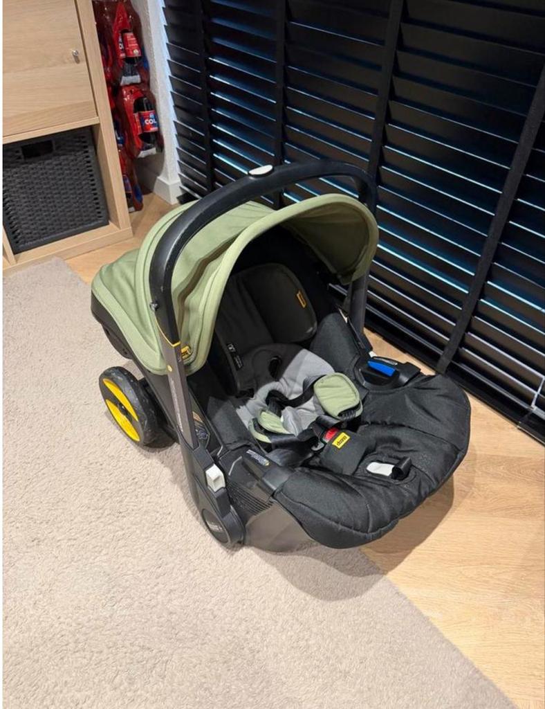 Doona kinderwagen, Autogordel, Zijbescherming, Zo goed als nieuw, 0 t/m 13 kg
