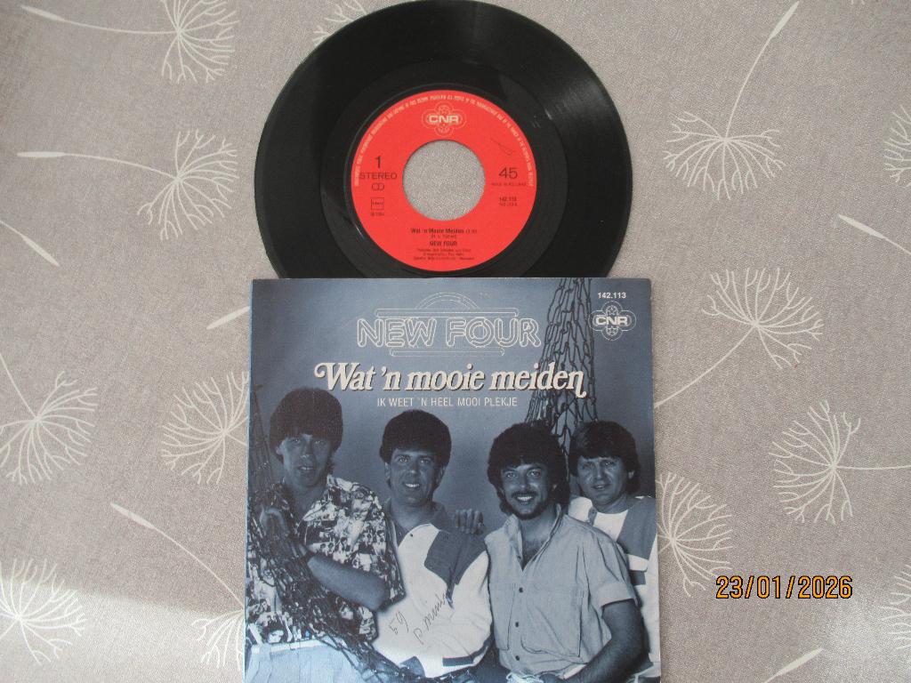 New Four    Wat 'n Mooie Meiden, Cd's en Dvd's, Vinyl Singles, 7 inch, Single, Ophalen of Verzenden, Zo goed als nieuw