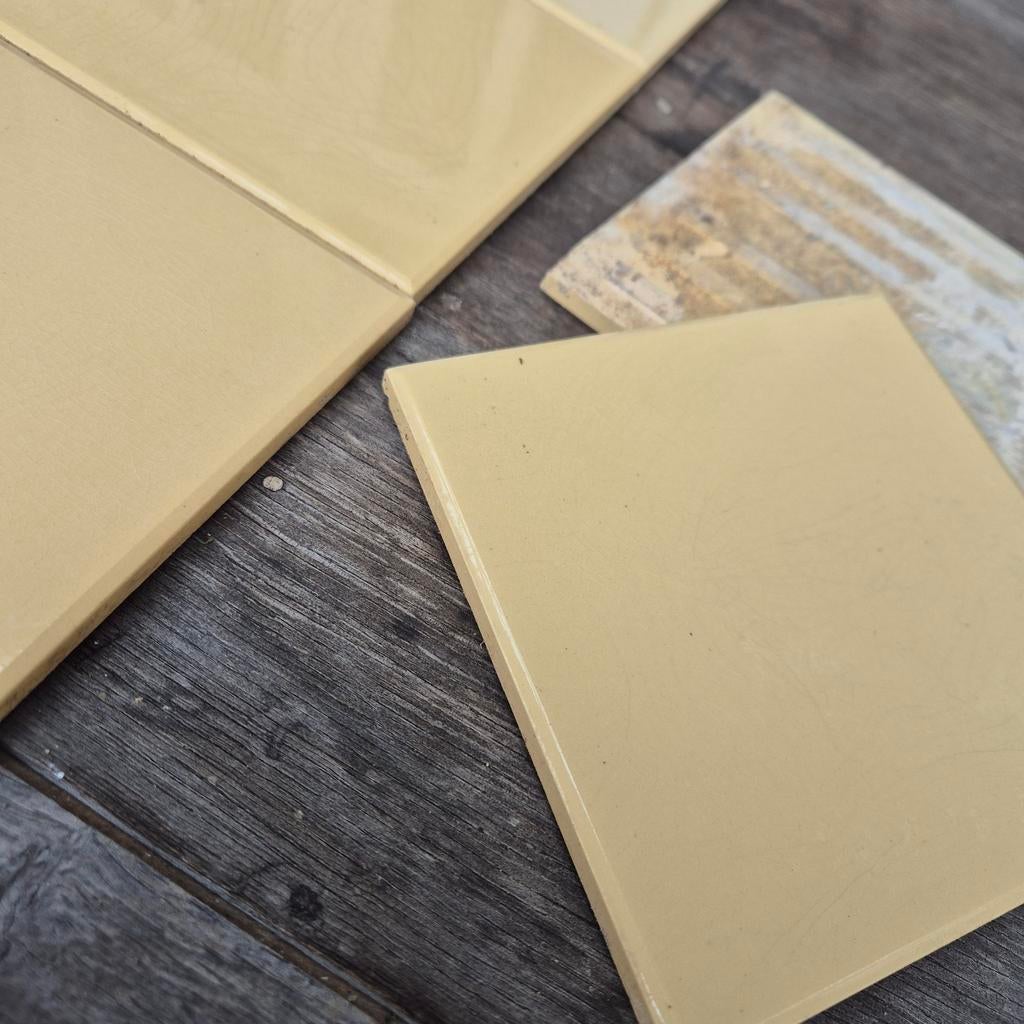 > 30m2 Antieke warm gele wandtegels klein facetrandje 15x15, Antiek en Kunst, Ophalen