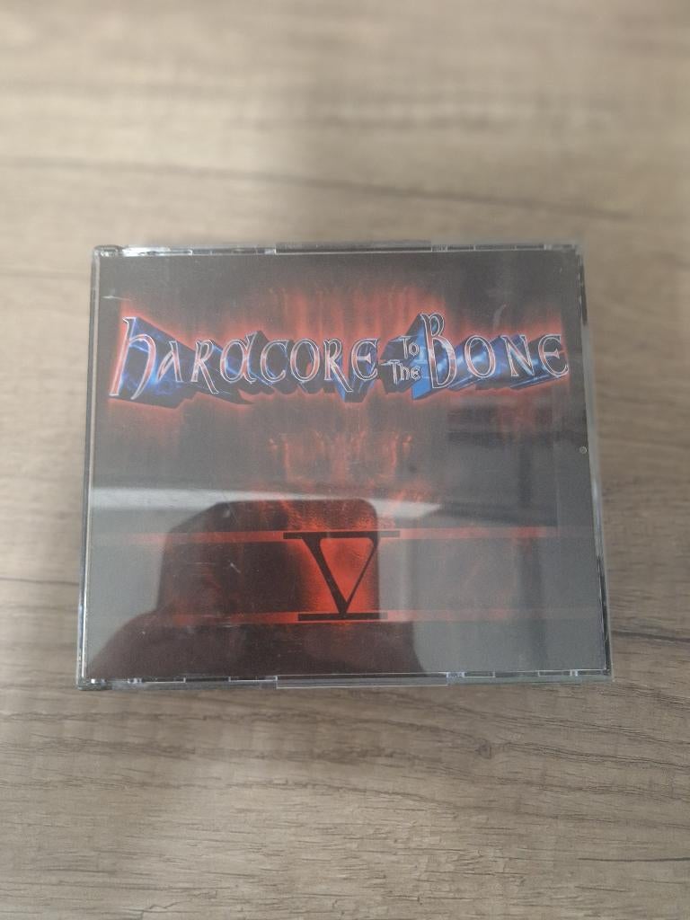 Oude 3 cd box gabber Hardcore to the Bone 5 uit 2002, Ophalen of Verzenden, Zo goed als nieuw