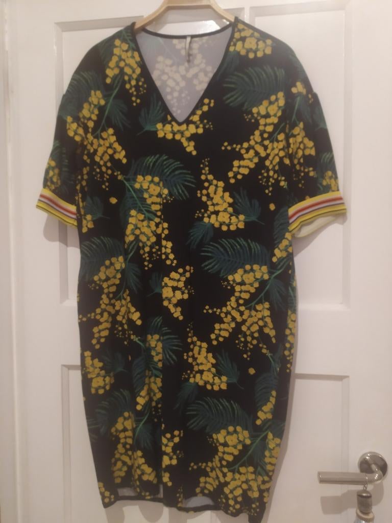 Indies travel stof jurk, Kleding | Dames, Ophalen of Verzenden, Zo goed als nieuw, Maat 38/40 (M), Onder de knie