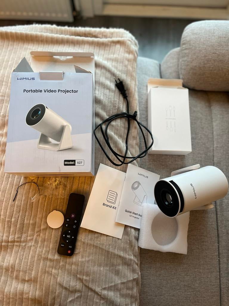Beamer + 100 inch Projectiescherm – Perfecte staat!, Wimius, LED, Nieuw, Ophalen of Verzenden
