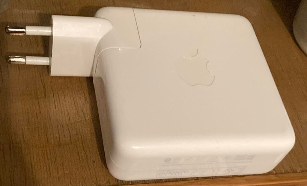 Apple MacBook Oplader 96w, usb c power adapter, Computers en Software, Laptop-opladers, Gebruikt, Ophalen of Verzenden