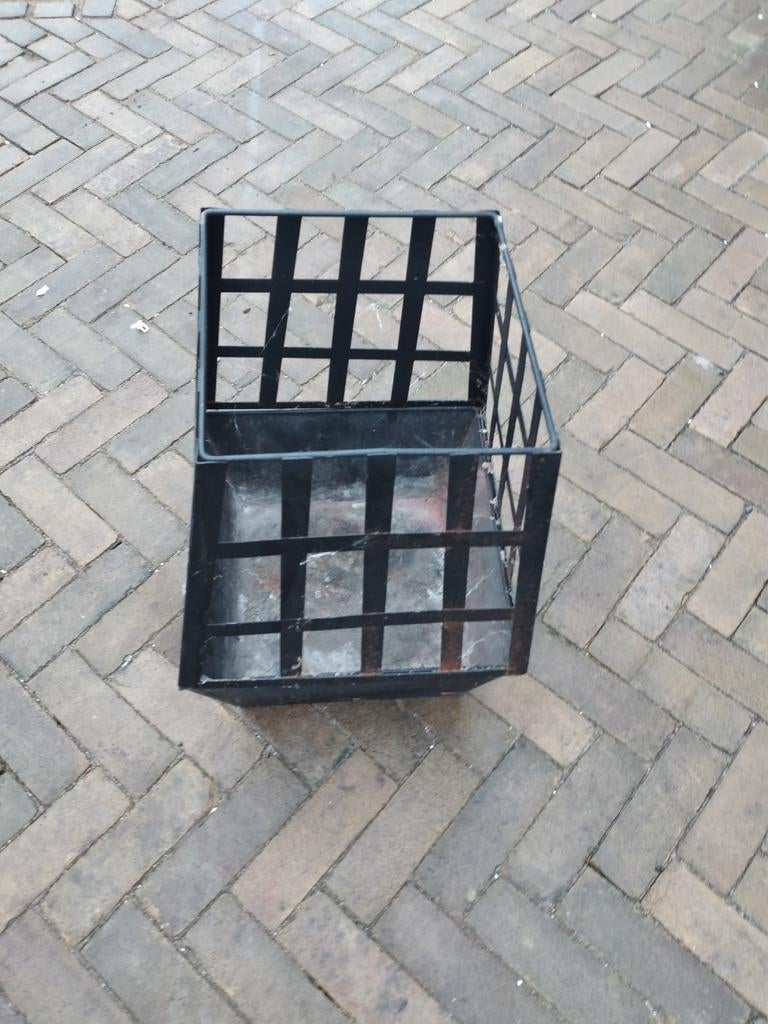 Vierkante ijzeren vuurkorf, Tuin en Terras, Bloempotten, Gebruikt, 40 cm of meer, Vierkant, Ophalen of Verzenden