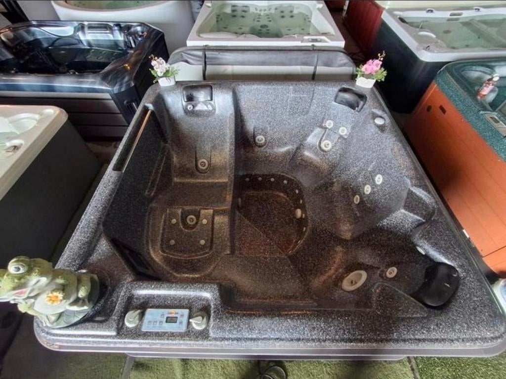 ‼️SPOTGOEDKOOP || BALBOA JACUZZI ‼️, Tuin en Terras, Bubbelbaden en Hottubs, Nieuw, Filter, Ophalen of Verzenden