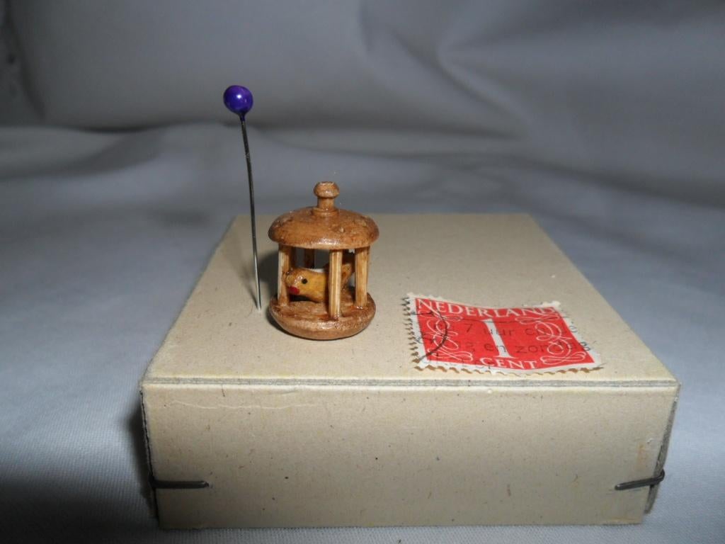 Oude houten vogelkooi miniatuur meubeltjes, Verzenden, Poppenhuis