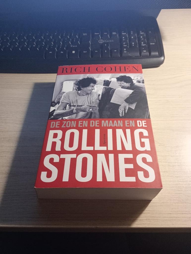De Zon en de Maan en de Rolling Stones - Rich Cohen, Boeken, Ophalen of Verzenden, Gelezen, Wereld overig