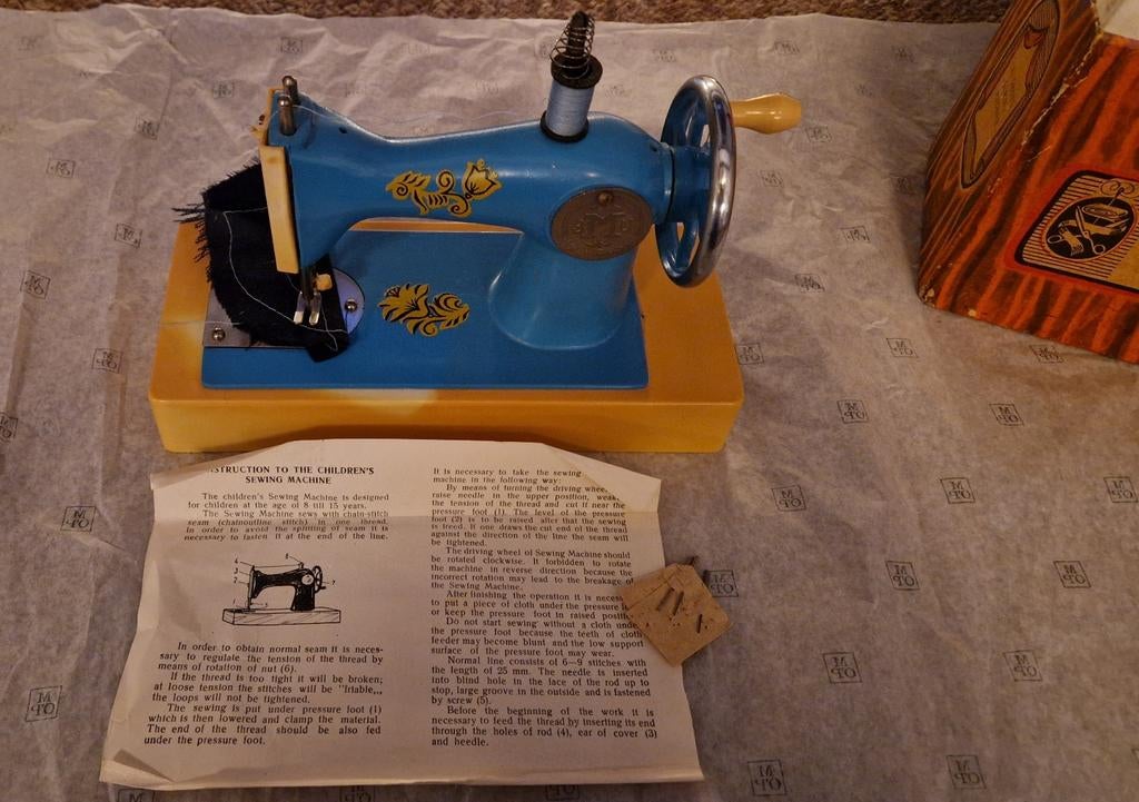 Vintage Kindernaaimachine USSR, Ophalen of Verzenden