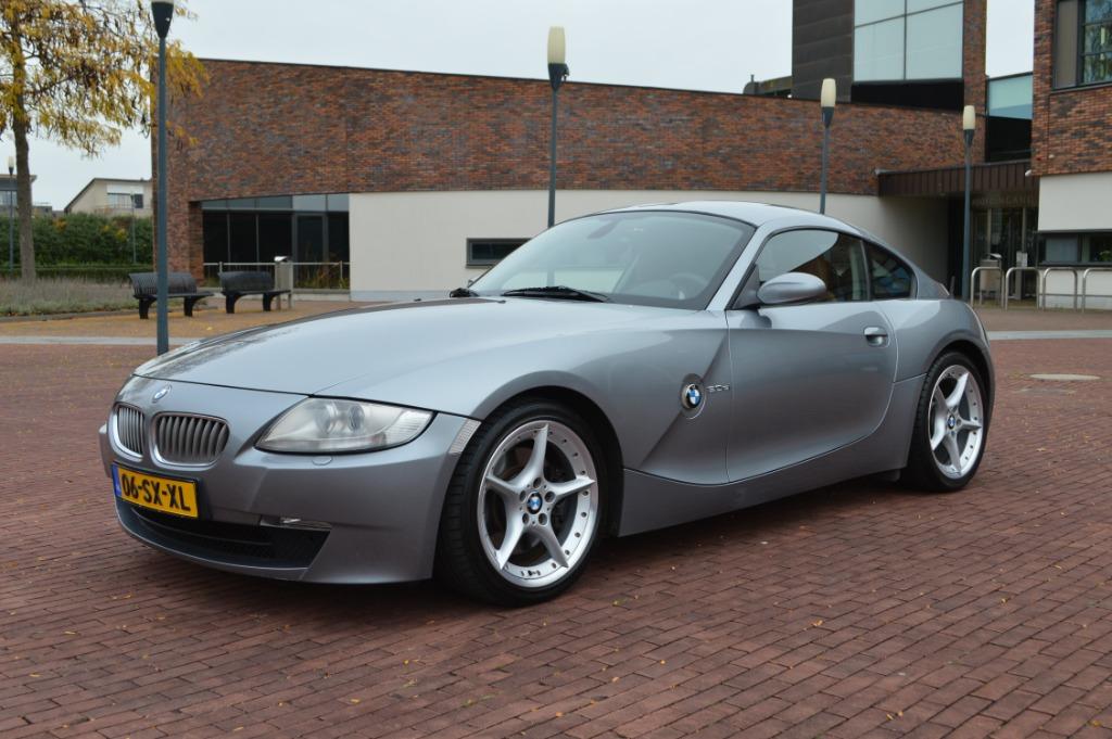 BMW Z4 Coupé 3.0si Executive Automaat M-Pakket, Auto's, BMW, Automaat, 65 €/maand, 2996 cc, 2 stoelen