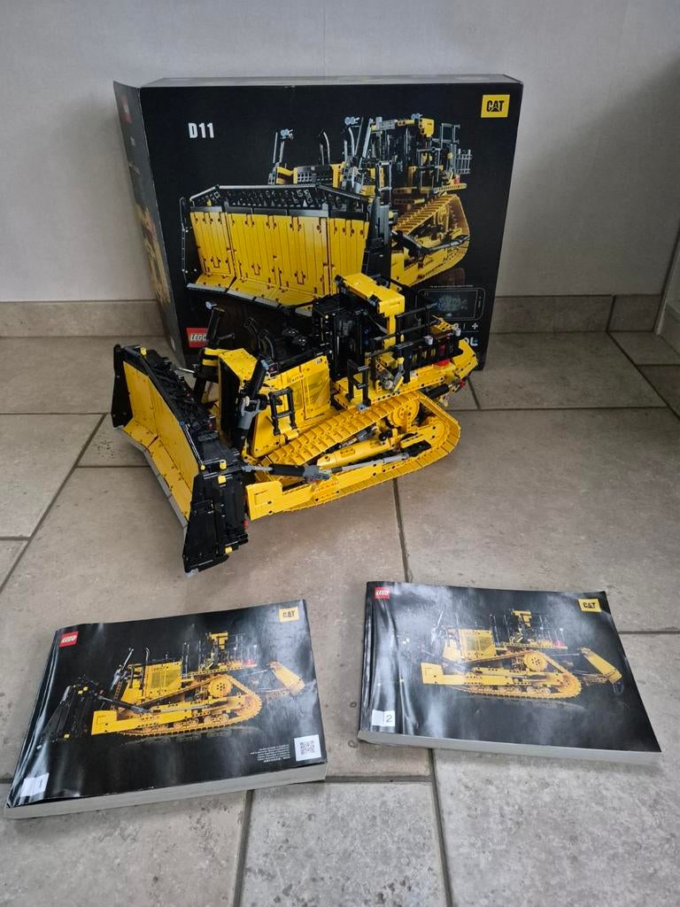 Lego Technic 42131 Cat D11 Bulldozer - Compleet, Kinderen en Baby's, Speelgoed | Duplo en Lego, Ophalen of Verzenden, Zo goed als nieuw