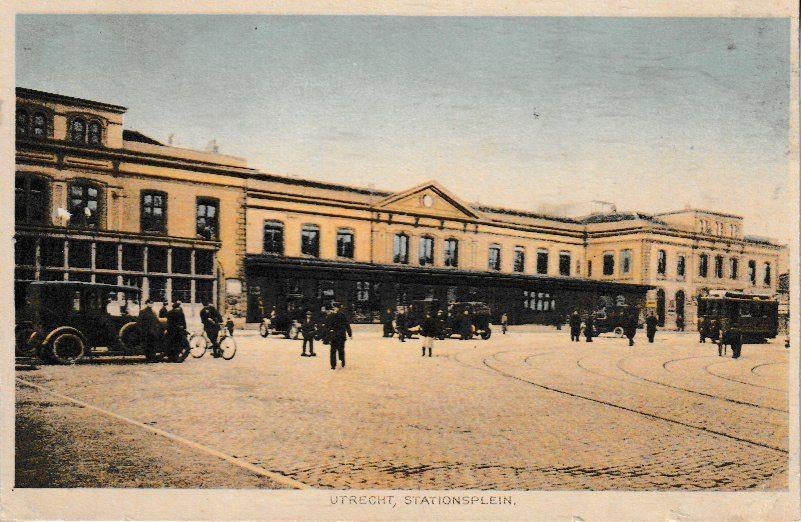 UTRECHT - STATIONSPLEIN, Ophalen of Verzenden, 1920 tot 1940, Gelopen, Utrecht