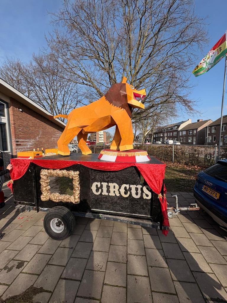 Carnavalswagen circus, Hobby en Vrije tijd, Ophalen, Zo goed als nieuw, Overige typen, Carnaval