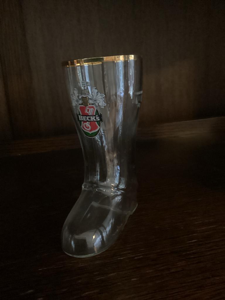 Bijzonder Beck's bierglas in de vorm van een laars, Verzamelen, Biermerken, Zo goed als nieuw, Glas of Glazen, Ophalen