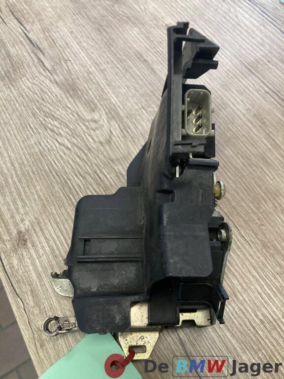 Deurslot mechaniek rechtsvoor BMW E39 8235126, Auto-onderdelen, Gebruikt, Ophalen of Verzenden, BMW, BMW