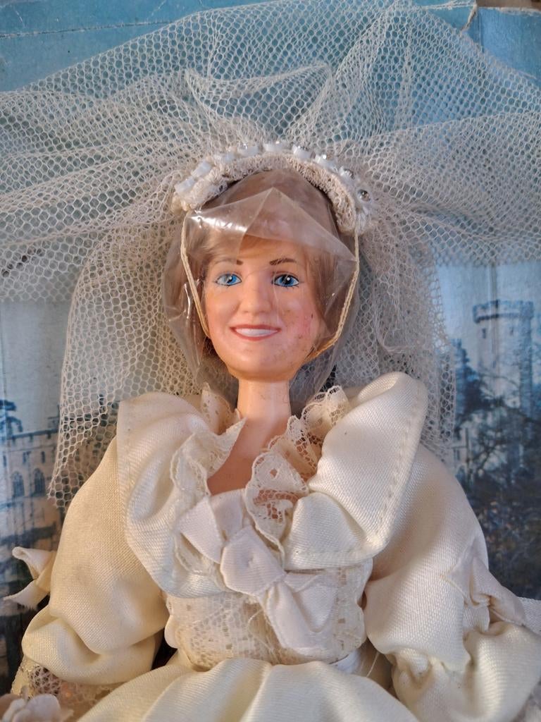 Barbie Lady Diana & King Charles - Zeldzaam!, Verzamelen, Koninklijk Huis en Royalty, Gebruikt, Ophalen of Verzenden