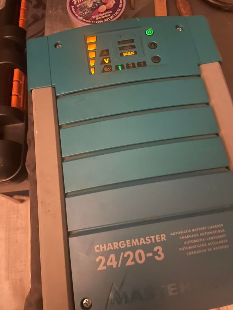 Mastervolt lader, Ophalen of Verzenden, Zo goed als nieuw, Kabel of Apparatuur