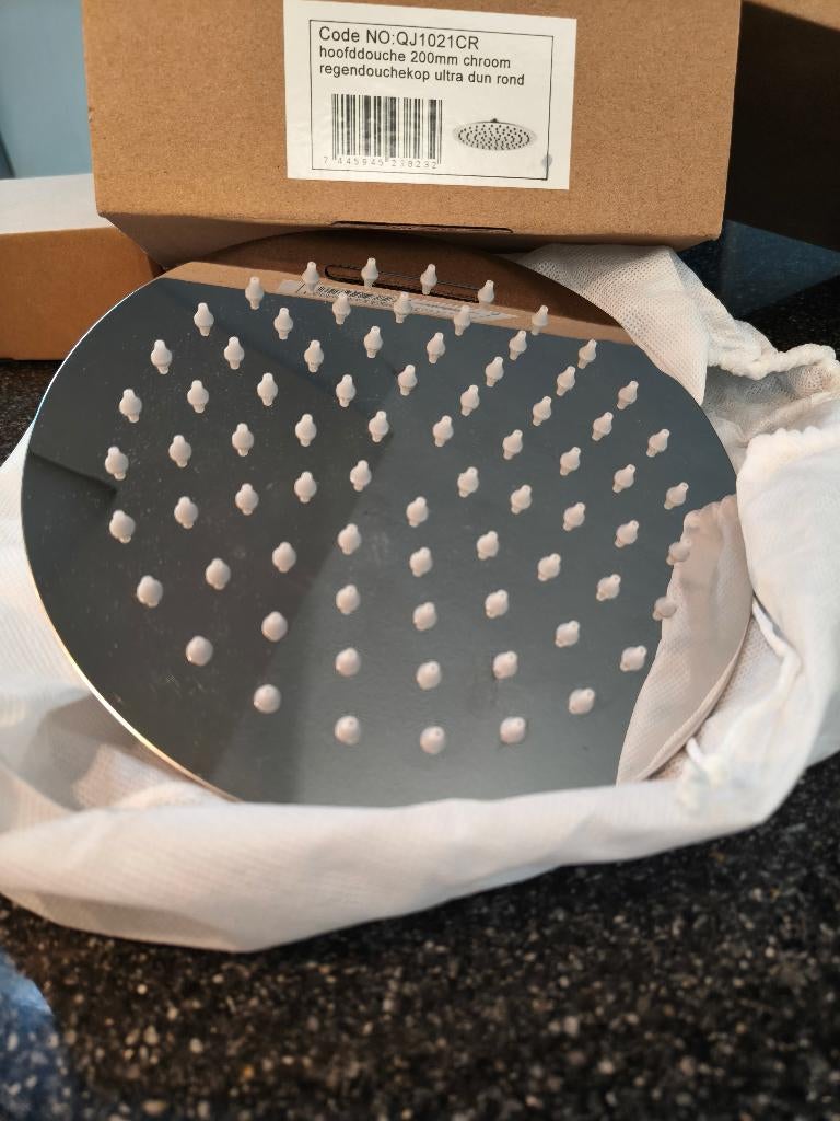 Regendouchekop Wolfsburg 20 cm - Chroom (nieuw in doos), Doe-het-zelf en Verbouw, Sanitair, Ophalen of Verzenden, Nieuw, Chroom