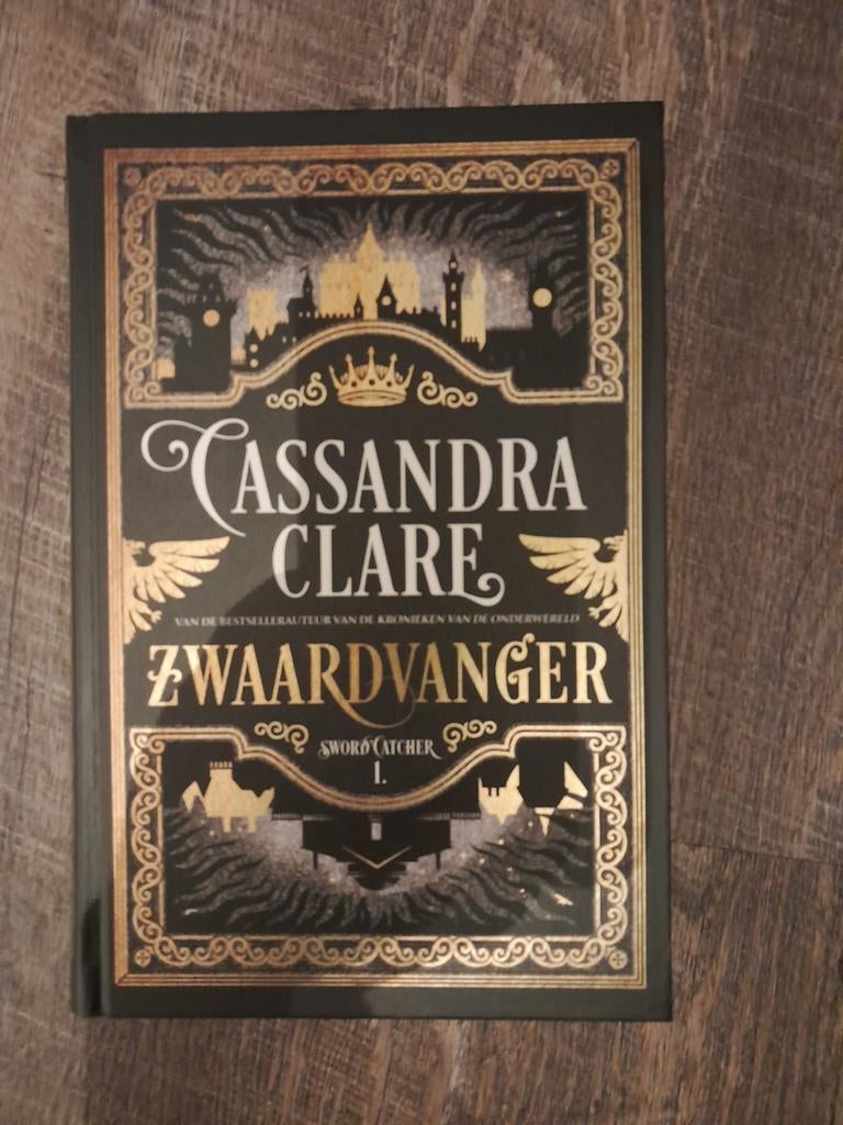 Cassandra Clare - Zwaardvanger, Ophalen of Verzenden, Zo goed als nieuw, Cassandra Clare