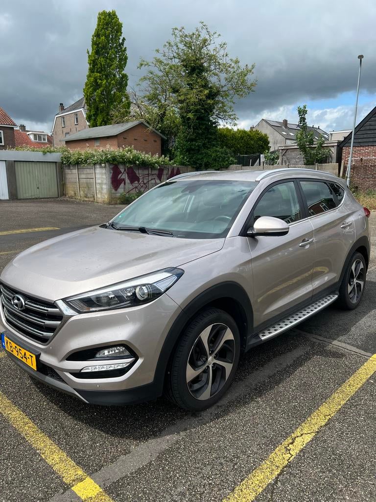 Hyundai Tucson 1.6 GDi 132pk 2016 Wit, Auto's, Voorwielaandrijving, 1591 cc, 4 cilinders, Origineel Nederlands