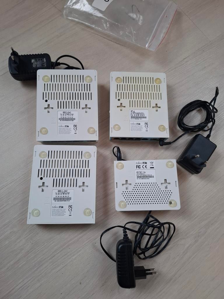 4 verschillende Mikrotiks, Ophalen
