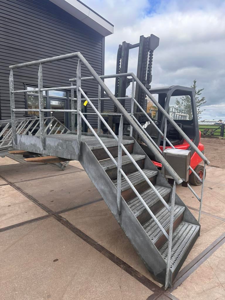 Gegalvaniseerde bordestrap steektrap trap trappen, Doe-het-zelf en Verbouw, Ladders en Trappen, Minder dan 2 meter, Ophalen of Verzenden