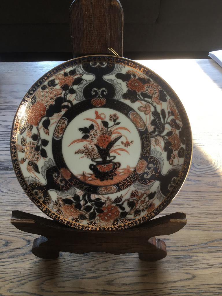 Mooi porselein sierbord met gouden rand van Imari Saji, Ophalen