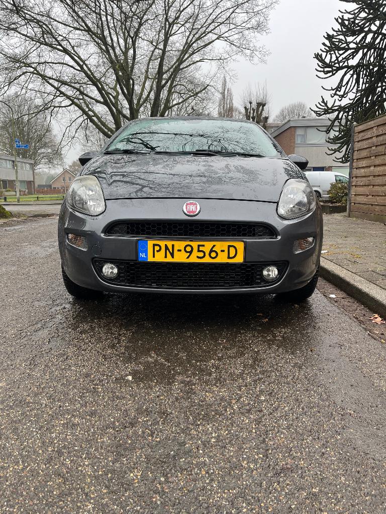 Fiat Punto 0.9 Twinair Turbo 100pk 5d 2017 Grijs, Auto's, Voorwielaandrijving, Stof, Euro 6, 49 €/maand
