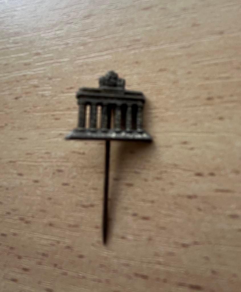 DUITS Speldje Berliner Tor Berlijn, Verzenden, Gebruikt, Overige onderwerpen, Speldje of Pin