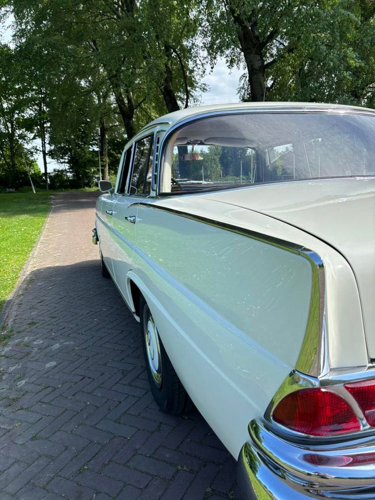 Mercedes-Benz 220S Automatic 1965, foto 8