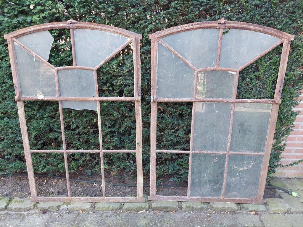 Twee mooie deels te openen gietijzeren stalramen., Ophalen, Gebruikt, Minder dan 80 cm, Minder dan 80 cm
