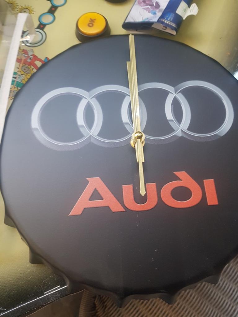 Audi klok nieuw in doos Doorsnede 30cm, Verzamelen, Merken en Reclamevoorwerpen, Ophalen, Nieuw, Reclamebord