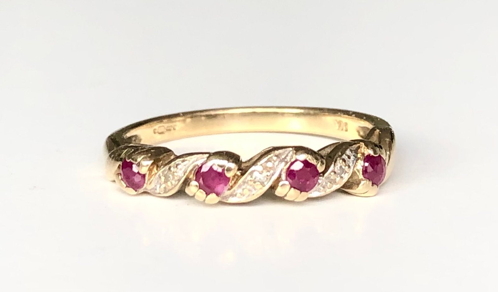 Gouden Vintage ring robijn diamanten maat 18, Sieraden, Tassen en Uiterlijk, 18 tot 19, Ophalen of Verzenden, Zo goed als nieuw