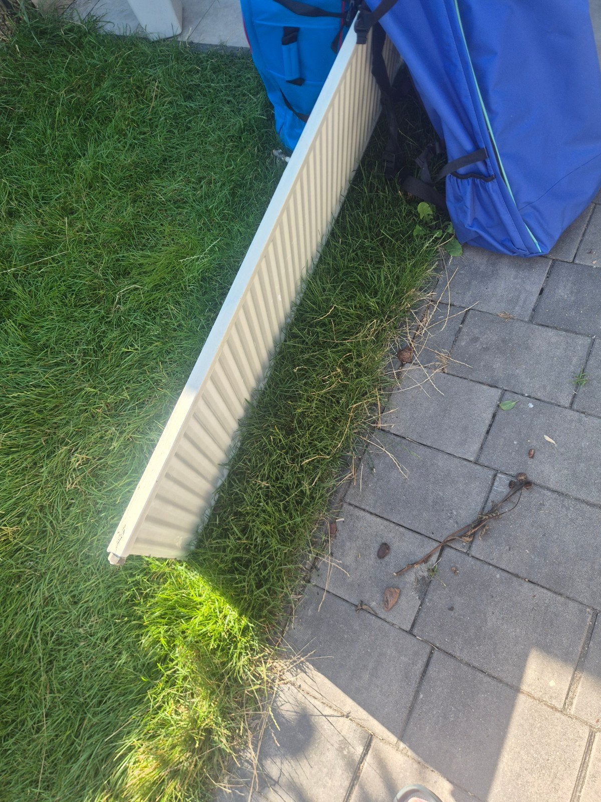 Oud ijzer Radiator met leidingwerk, Ophalen of Verzenden, Gebruikt, Radiator, 30 tot 80 cm