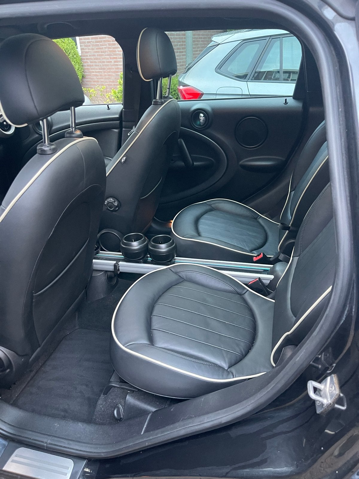 Foto 11 van Mini Countryman 1.6 Cooper S All4 AUT 2010 Zwart
