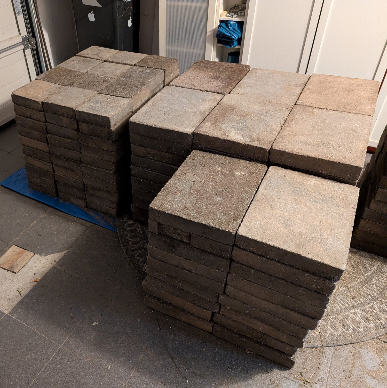 Gratis afhalen: terrastegels betontegels, terra cotta ±14 m², Ophalen, Gebruikt, Beton, Terrastegels