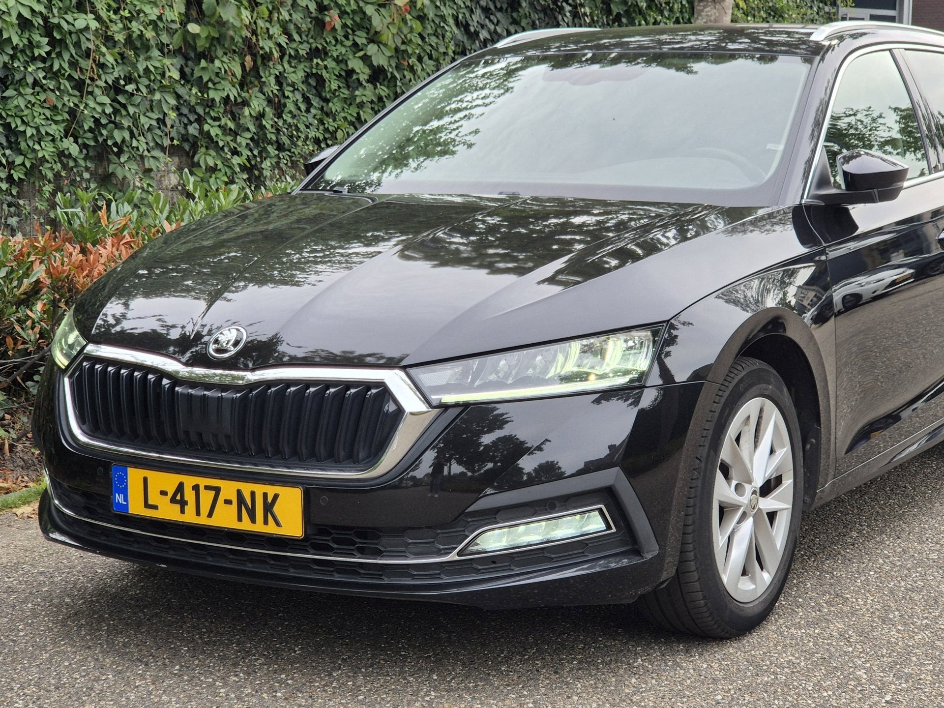 Skoda Octavia Combi e-TSI Business Edition Automaat CarPlay, Auto's, Dealer onderhouden, Stof, Gebruikt, Hybride Elektrisch/Benzine