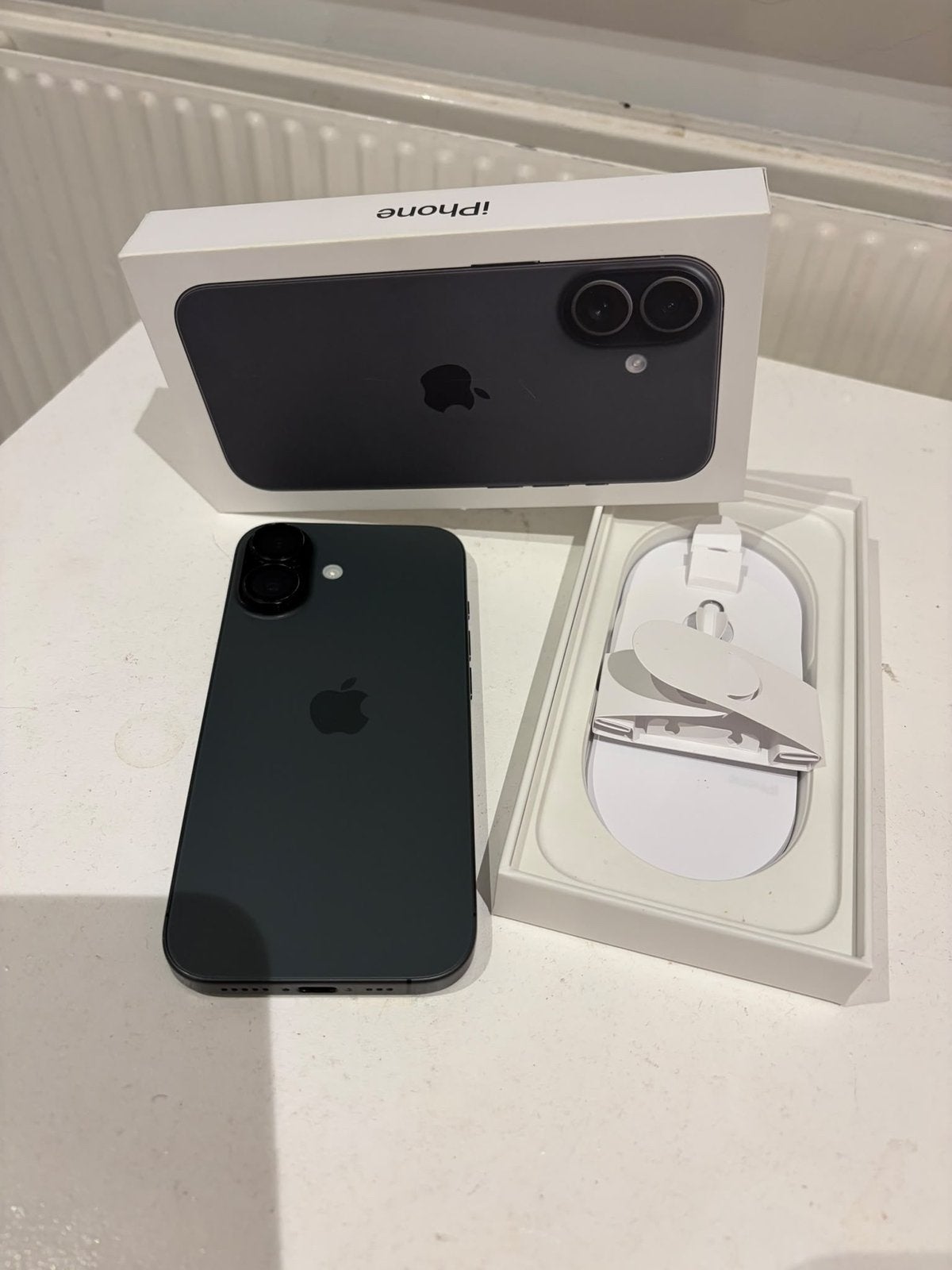 Iphone 17 - Met Garantie en Bon!!!, Telecommunicatie, 92 %, 128 GB, IPhone 17e, Zwart