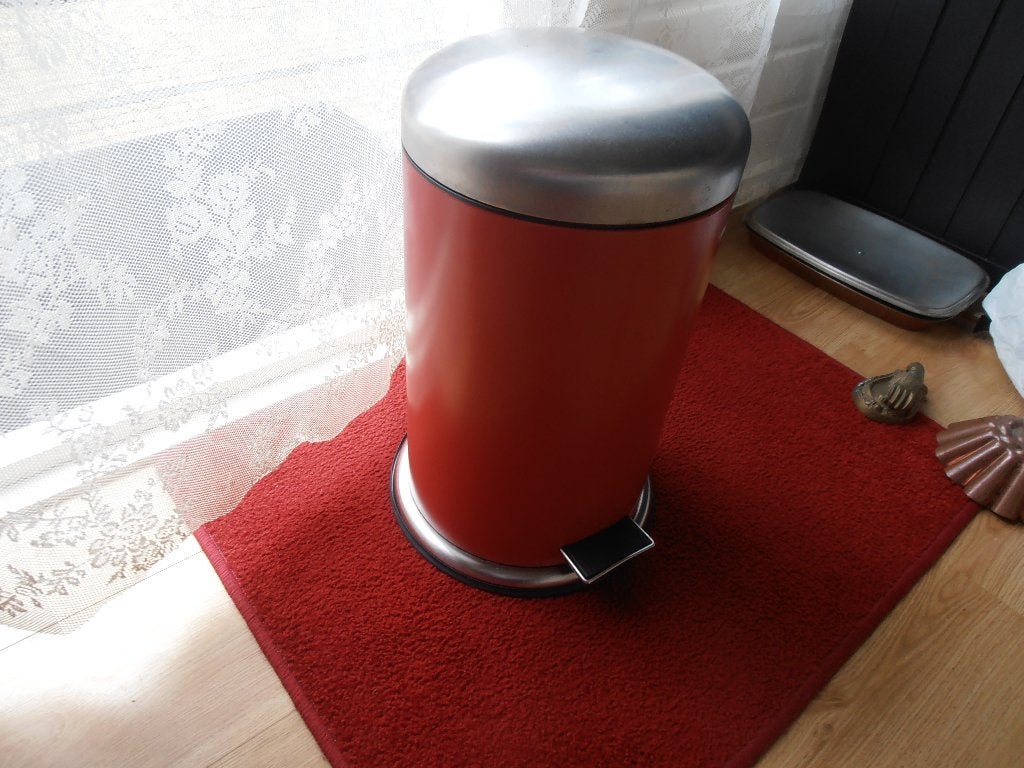 pedaalemmer rood ., Gebruikt, Met pedaal, Ophalen of Verzenden, Minder dan 10 liter