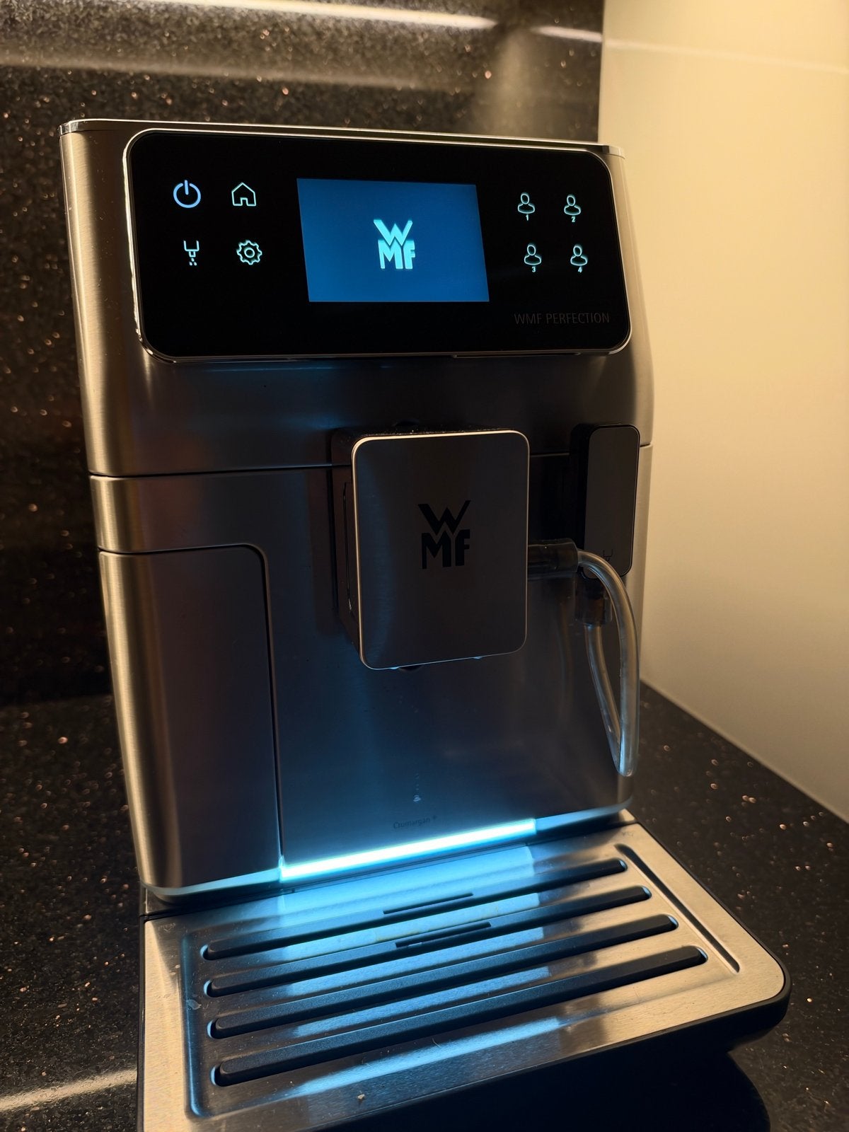 WMF Perfection 670 volautomatische espressomachine, Witgoed en Apparatuur, Afneembaar waterreservoir, Espresso apparaat, Zo goed als nieuw