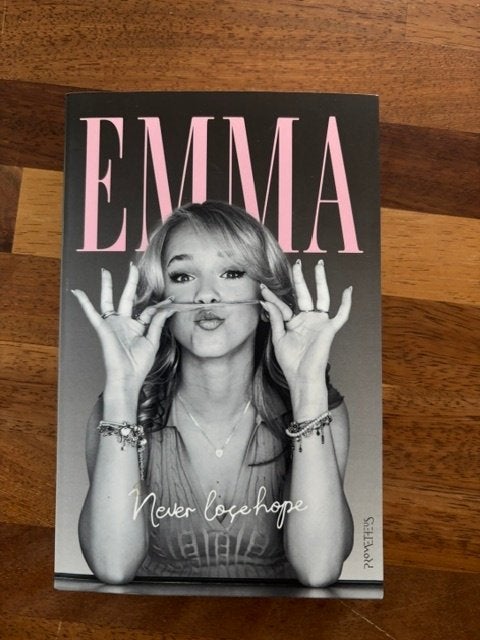 Never Lose Hope – Emma Kok, Boeken, Ophalen of Verzenden, Zo goed als nieuw, Emma Kok, Overige