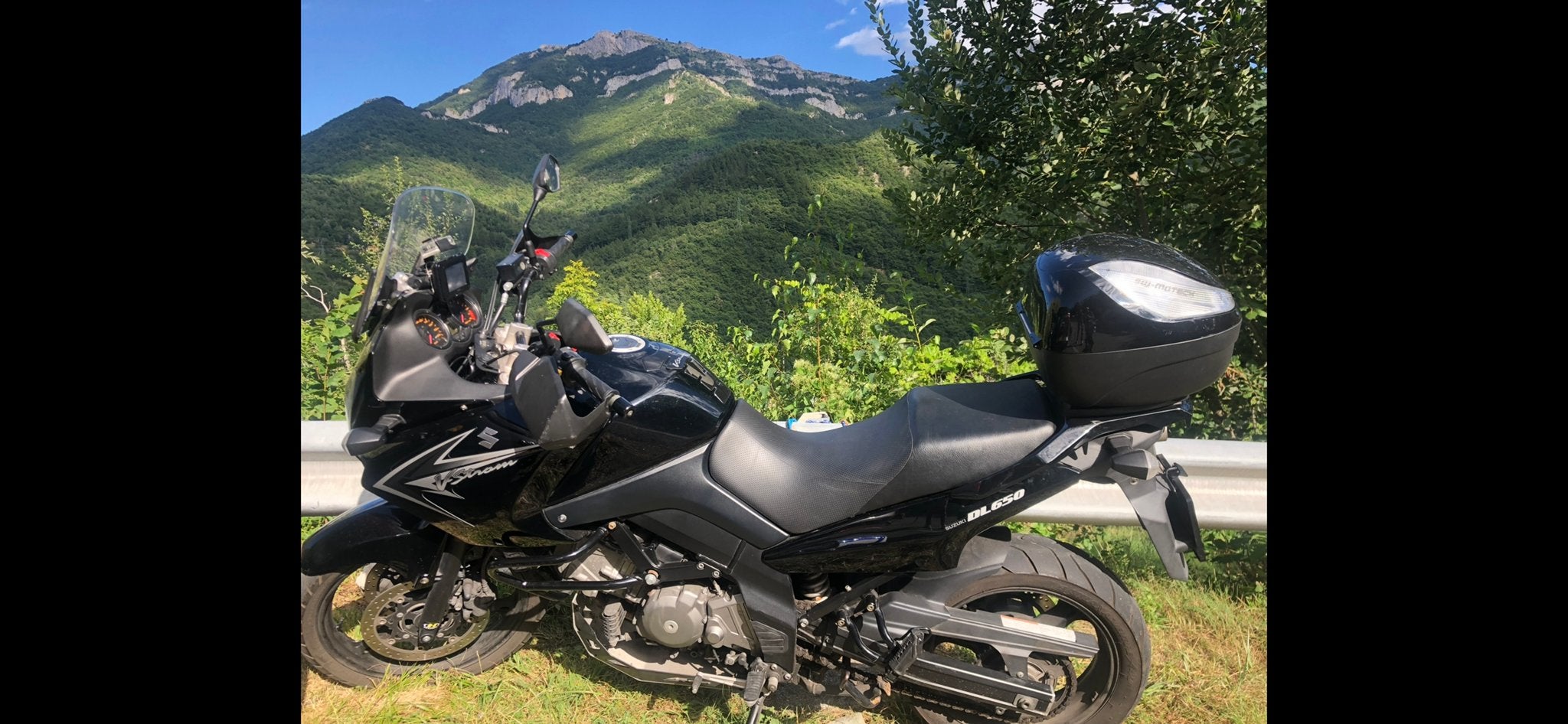Suzuki V-Strom DL650 - Toermotor met topkoffer, 2 cilinders, Motorrijbewijs A, Gebruikt, Particulier