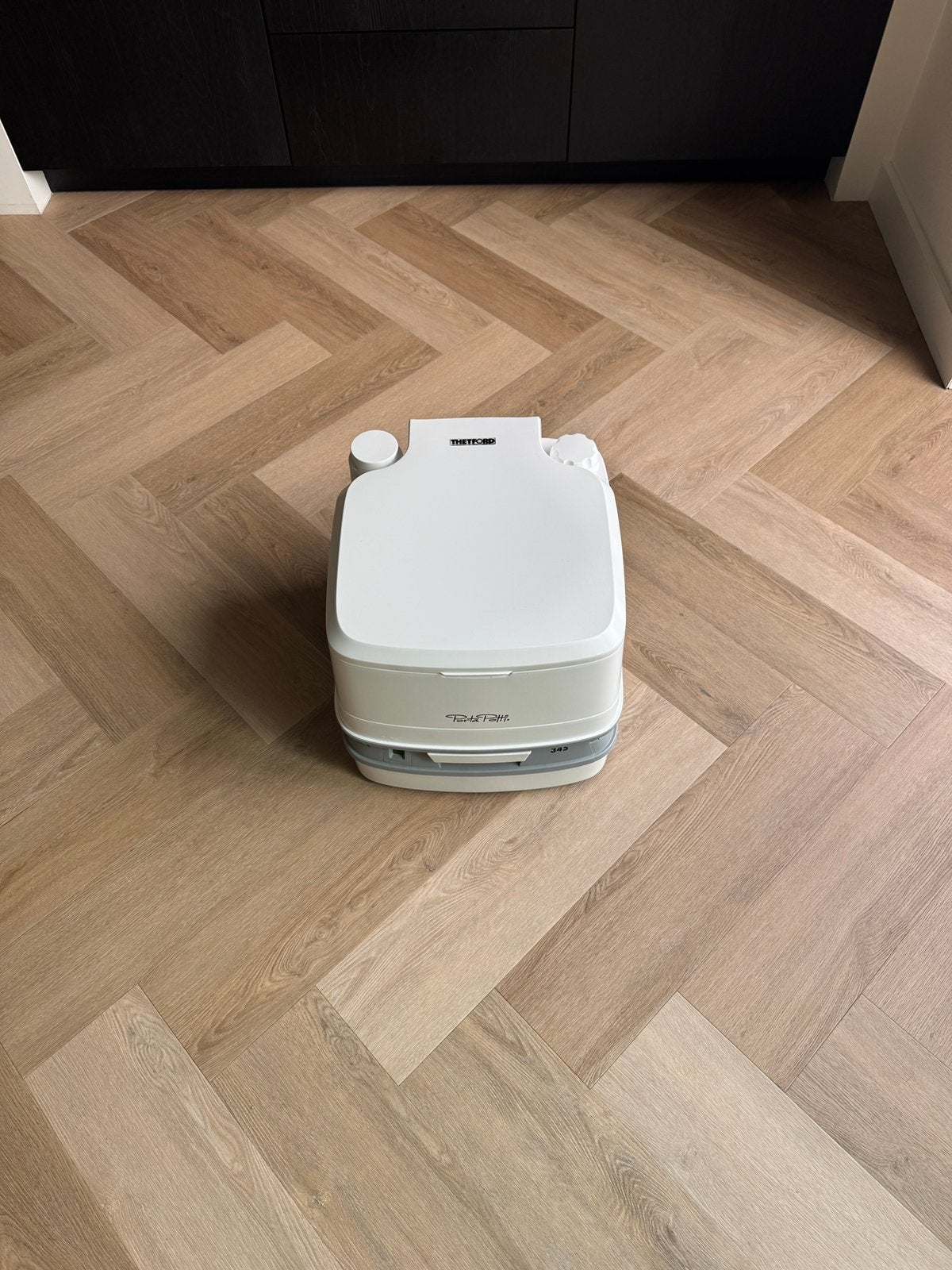 Porta potti 345 2 maanden oud, Caravans en Kamperen, Ophalen, Zo goed als nieuw