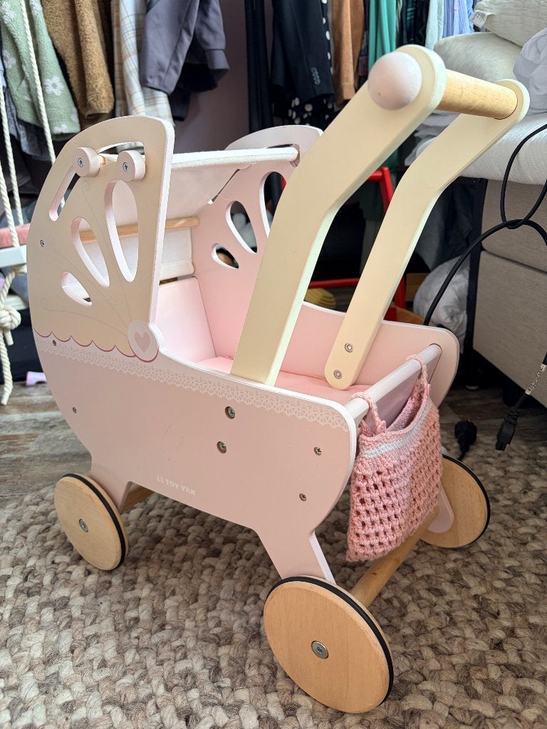 Houten poppenwagen Le Toy Van, Ophalen, Gebruikt, Duw- of Trekspeelgoed