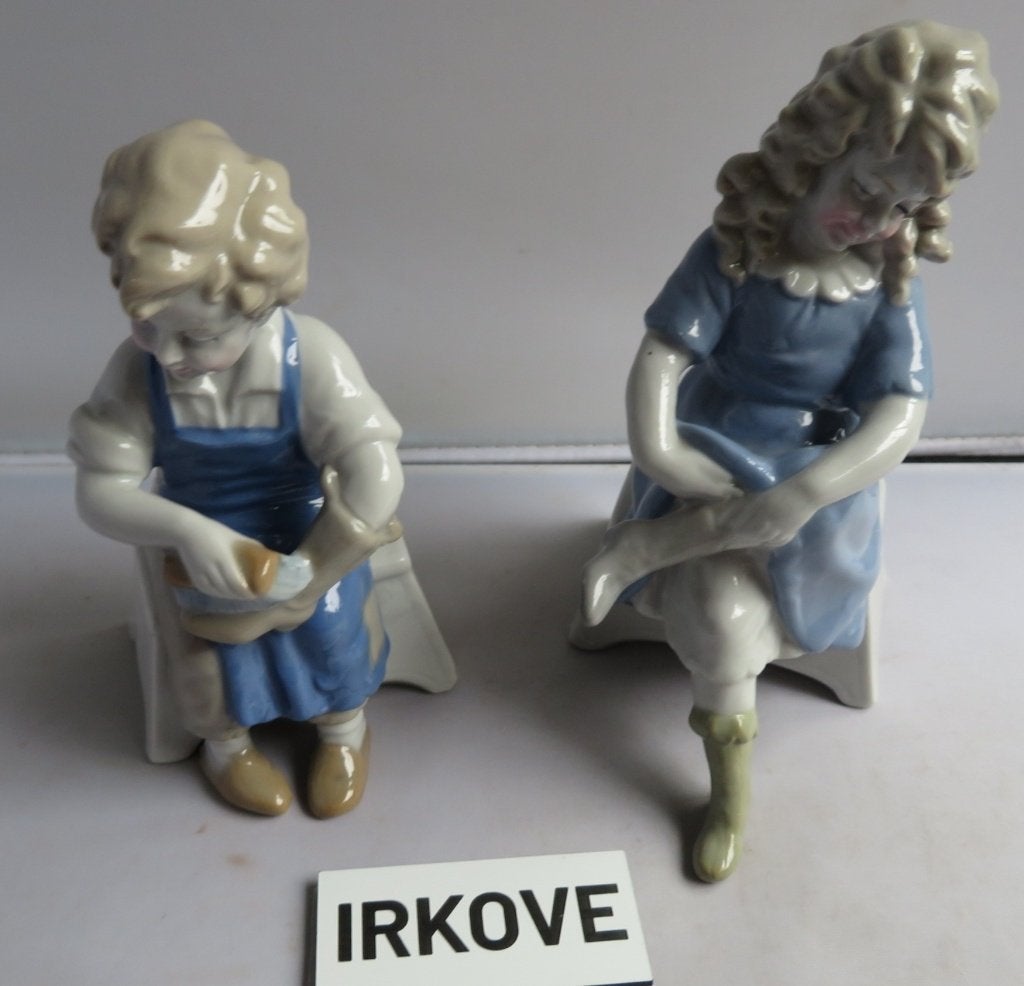 TWEE SCHATTIGE OUDE BEELDJES * Porselein N *, Verzenden, Zo goed als nieuw, Porselein, Beeldje(s)