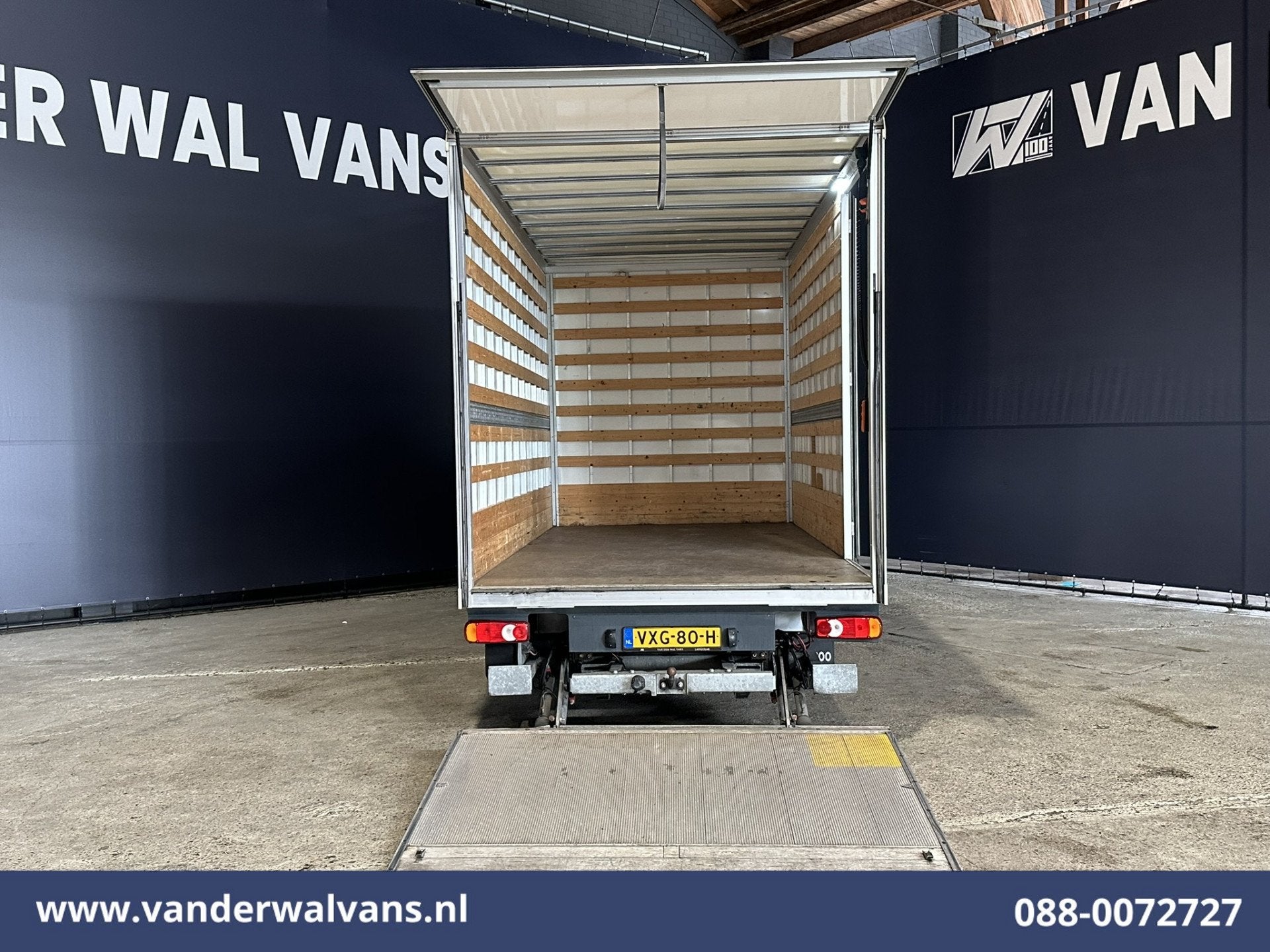 Foto 3 van Renault Master 2.3 dCi 146pk Bakwagen 232cm Hoog Laadklep Zi