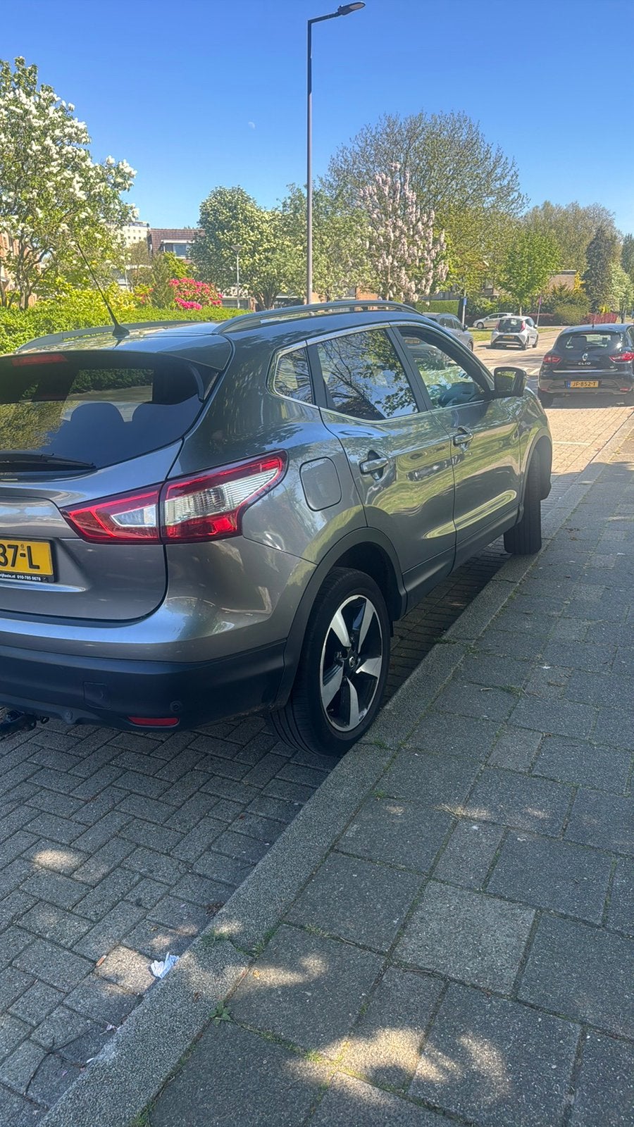 Nissan Qashqai 1.2 Dig-t 85KW 2WD 2016 Grijs, Auto's, Voorwielaandrijving, 4 cilinders, Origineel Nederlands, 1200 kg