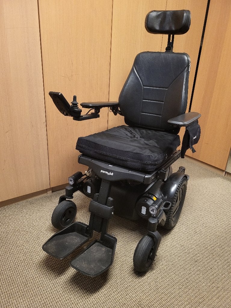 Permobil M3, Ophalen of Verzenden, Zo goed als nieuw, Elektrische rolstoel