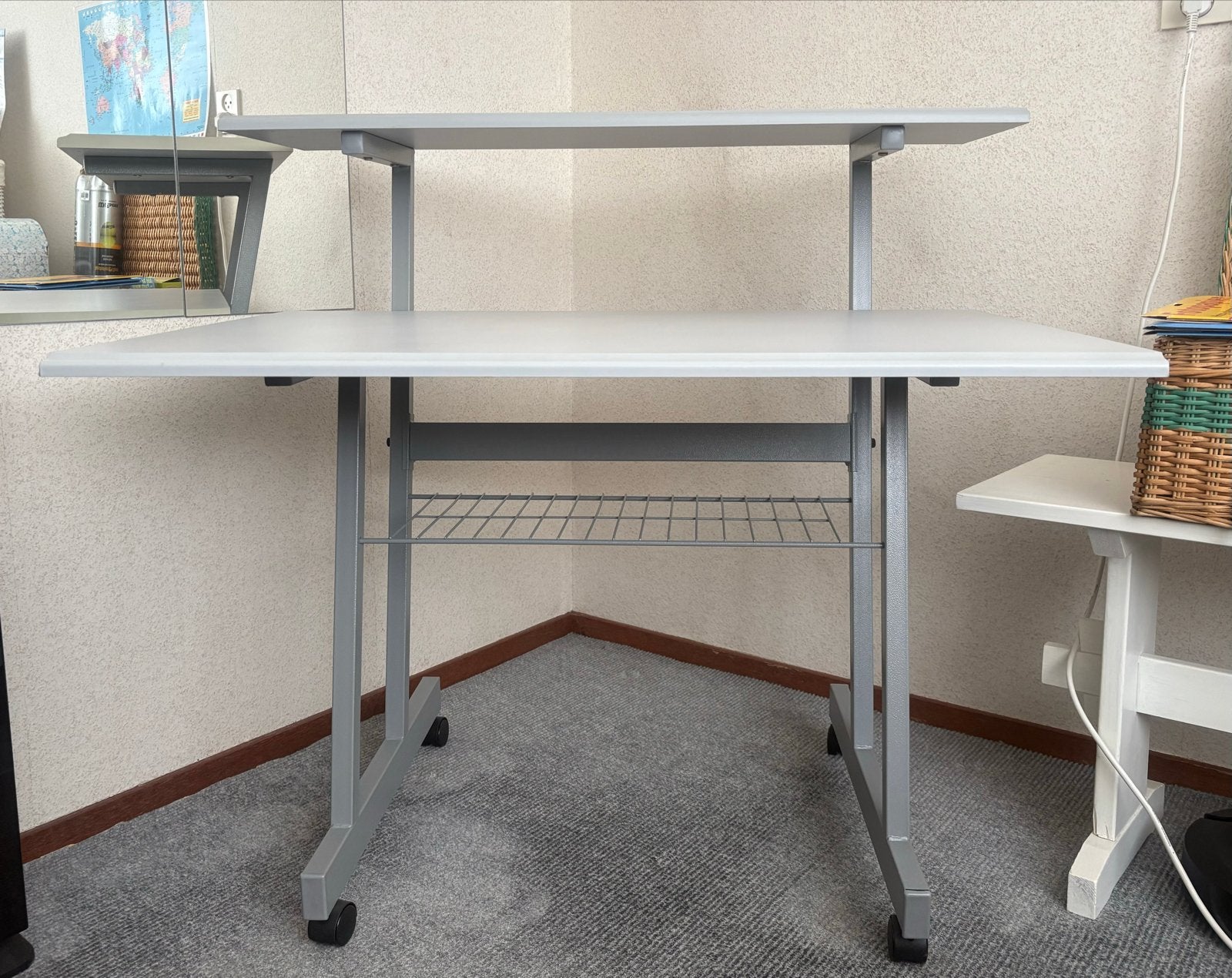 Compact computerbureau met opzetstuk en wielen, Ophalen, Gebruikt, Metaal, Overige merken