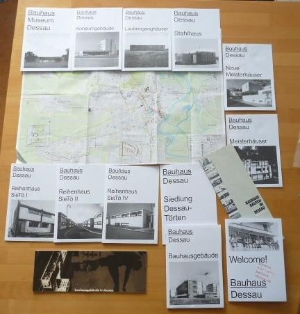 Diverse informatie folders Dessau Bauhaus, Boeken, Ophalen of Verzenden, Zo goed als nieuw, Stijl of Stroming